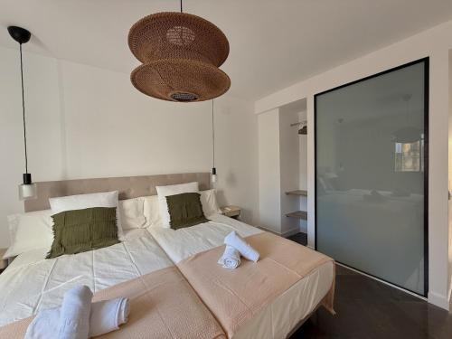 Centro Comercial Apartment | Cruz Conde Suite Deluxe