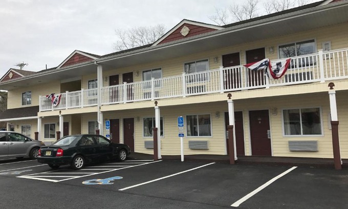Galloway Hotel | Crystal Inn and Suites