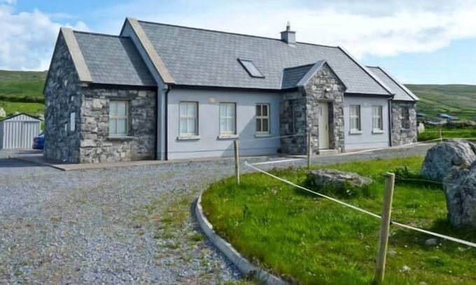 Fanore Cottage | CÚNNA BÁN, family friendly, with open fire in Fanore, County Clare