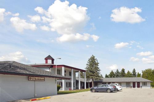 Shields Hotel | Currys Motel by OYO Saginaw MI