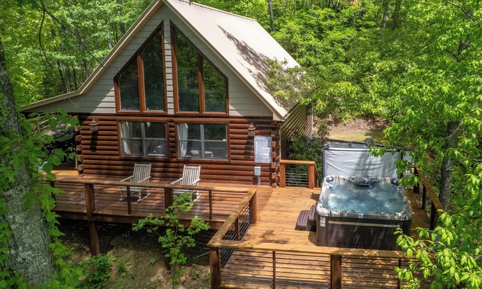 Bryson City Cabin | Customer Appreciation Year! See Discount information in Ad