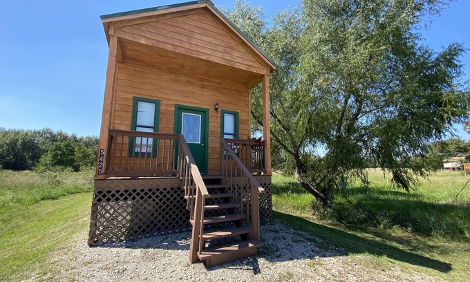 Cleveland Cabin | Cute Tiny Home! Outdoor Atmosphere! 5425 Cypress