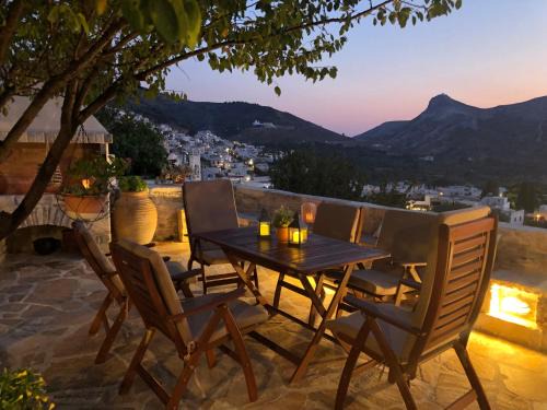 Filoti House | Cycladic Luxury Maisonette