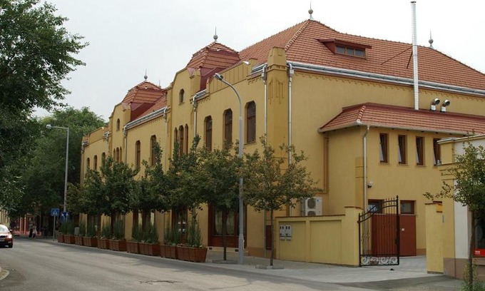 Bekes Hotel | Dübögő Szálloda Étterem és Esküvőház