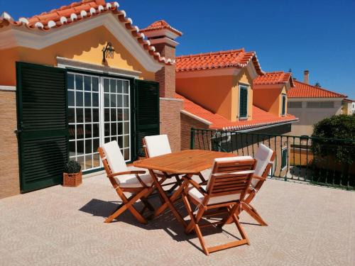 Lourinha House | D´YELLOW HOUSE - Beach and Countryside