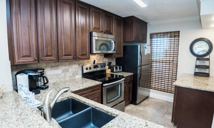 Gulf Lagoon Beach Condo | D1006-Additional private balcony, 3 Gulf-Front pools