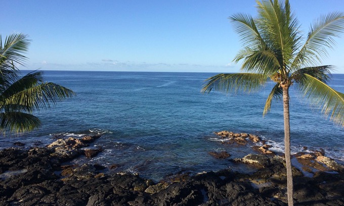 Historic Kailua Village Condo | D35 Kona Reef - True Oceanfront & Top Floor! AC throughout!