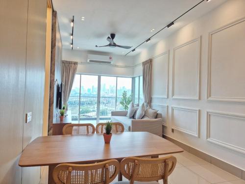 Salak South Apartment | D3911 Klcc View Private Roof Terrace l 8Pax
