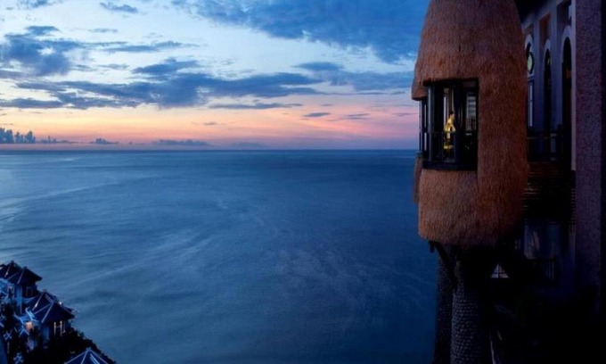 Tho Quang Beach Villa | Da Nang Intercontinental I BR Seaside Villa On The Rocks