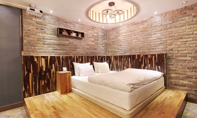 Sindang-dong Hotel | Daegu Bible Summer Time