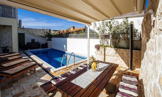 Vinjerac Villa | Dalmatian Villa Castello Coza with pool and great location