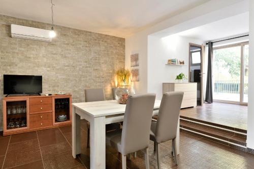 Loceri Apartment | Damaria