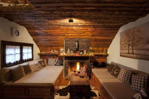 Eptalofos Ski Chalet | Dandy Villas Agoriani - Chalet Kallisti - Fireplace - Up to 6