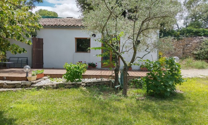 Les 3 Ponts House | Dans un Écrin de Verdure , Mazet et Piscine Privée Sans Vis-à-vis