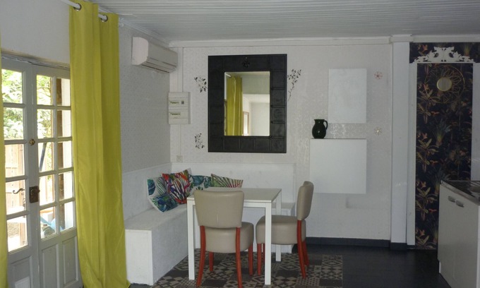 Marguerittes House | Dans un Mazet Atypique, Face à la Garrigue'