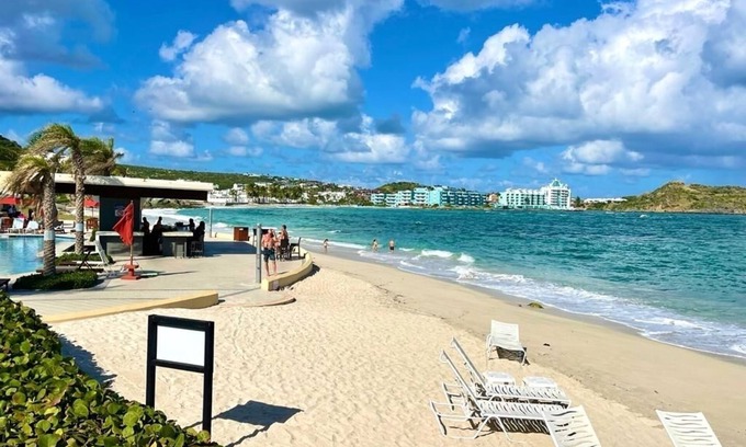 Red Pond Estates House | DawnBeach Club 4 Bed/4Bath Villa With Swimming Pool, Beach and Resorts Access.