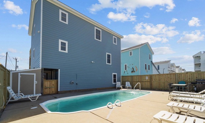 Kill Devil Hills House | Day Dreamz | Semi-Oceanfront | Kill Devil Hills | Sleeps 10