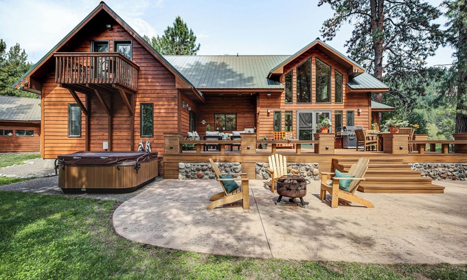 Naches Cabin | Day Trip to White Pass: Luxe Cabin on Naches River