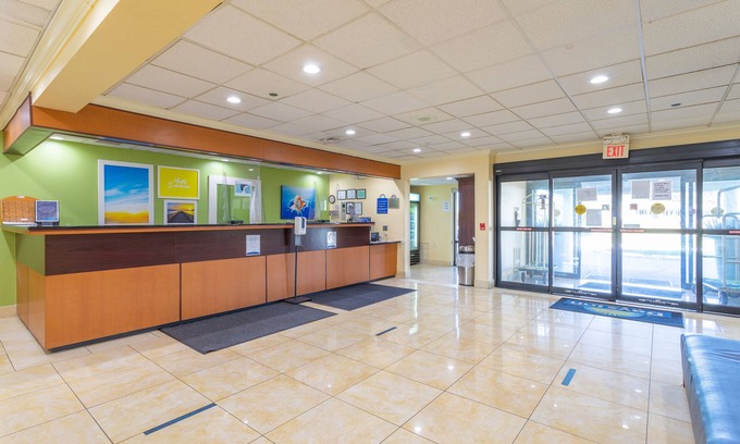 Absecon Hotel | Days Inn by Wyndham Absecon Atlantic City Area