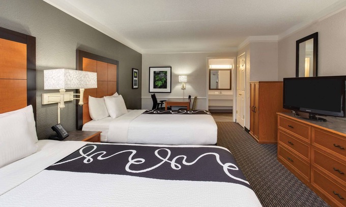 Gainesville Hotel | Days Inn by Wyndham Gainesville University I-75