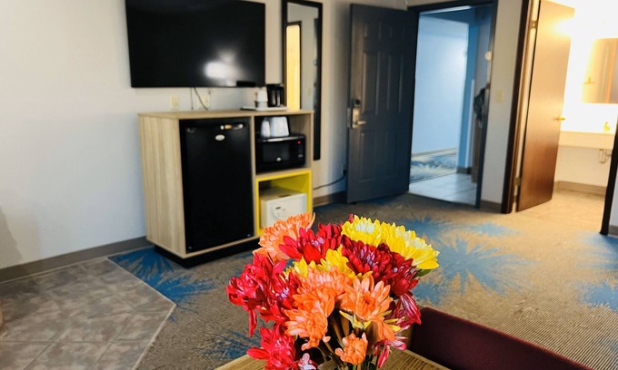 Jamestown Hotel | Days Inn by Wyndham Jamestown