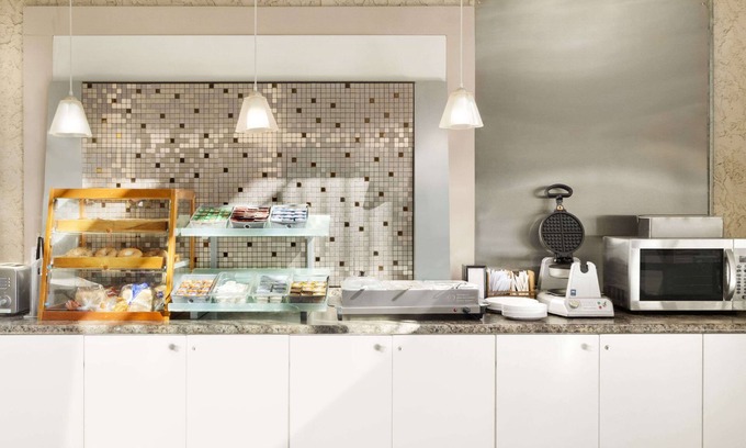 Downtown Hotel | Days Inn by Wyndham Lethbridge
