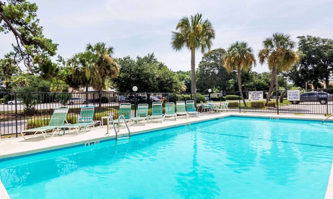 Little River Hotel | Days Inn by Wyndham Little River