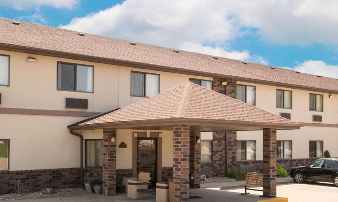 Mankato Hotel | Days Inn by Wyndham Mankato