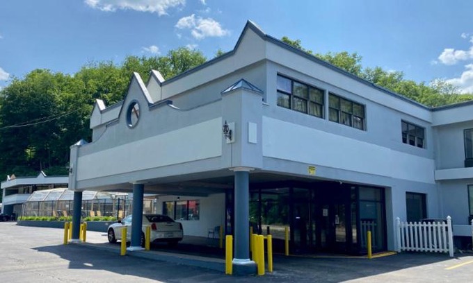 South Hills Hotel | Days Inn by Wyndham Pittsburgh