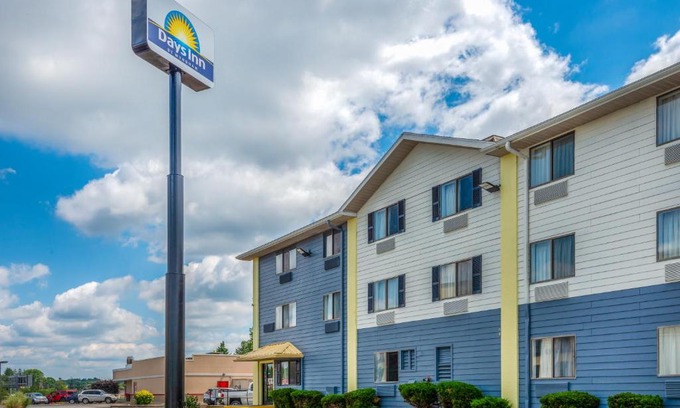 Somerset Hotel | Days Inn by Wyndham Somerset PA I-70 I-76