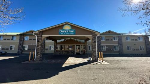 Gunnison Hotel | Days Inn & Suites by Wyndham Gunnison