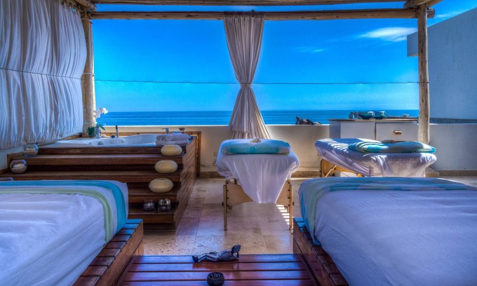 Las Pocitas Hotel | DCO Suites Lounge & Spa