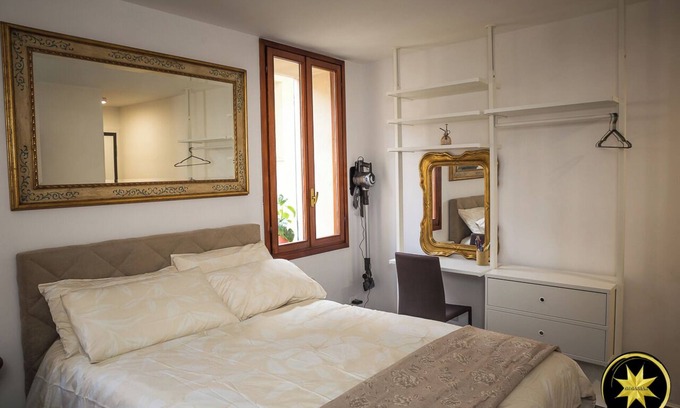 Pordenone Apartment | De Caesar Suite Pordenone Historical Center