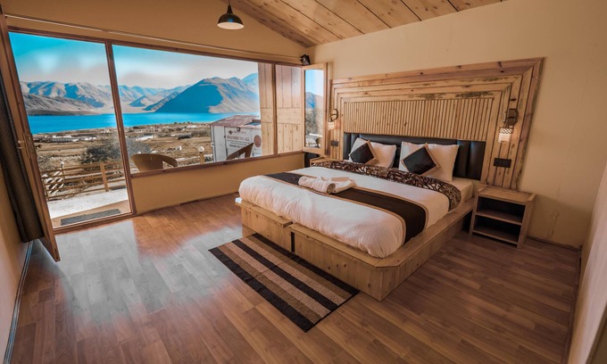 Man Hotel | De Reeva Resort Pangong