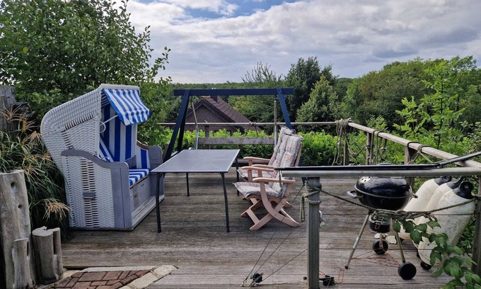 Klein Bollhagen Apartment | Apartment 'Ferienwohnung Kleine Auszeit' with Private Terrace and Private Garden