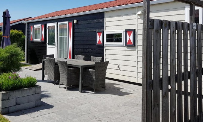 Serooskerke Ski Chalet | De Zeeuwse Lûûkjes 1