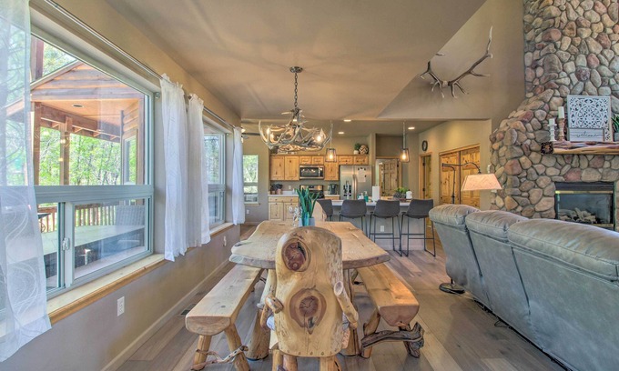 Sierra Pines Cottage | Deck, Grill & Fire Pit: Spacious Show Low Hideaway