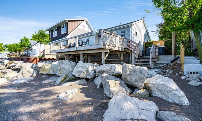Leamington Apartment | Decked Out · Beachfront, Hot tub, Sunsets, Moonlight, Romance,