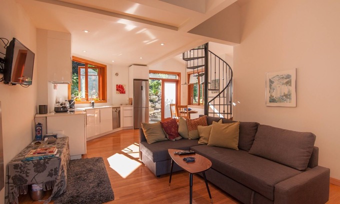 District of North Vancouver Cottage | Deep Cove Creekside, Ocean View Retreat