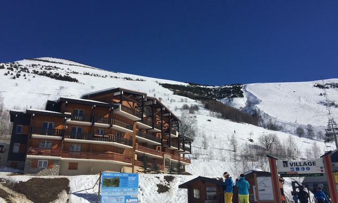 Mont-de-Lans Apartment | ° °'Coup of heart' charming Apt 6p. Foot-40m2 balcony of panoramic-view tracks