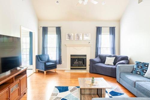 Jonesboro House | Deja Blue on Summit Ridge