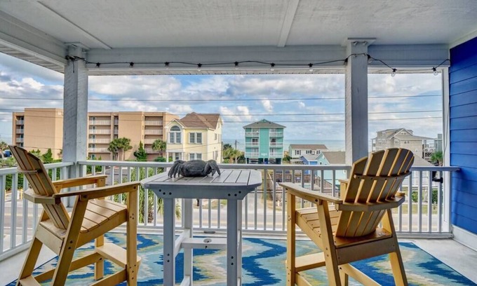 Wilmington Beach Condo | Deja Blue with an Ocean View at Carolina Beach