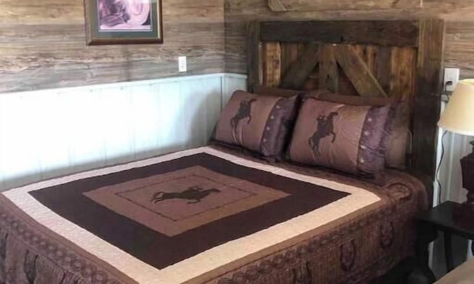 Tuscumbia Cabin | “Delbert” one of the 5 Tiny Cabins on the Osage River