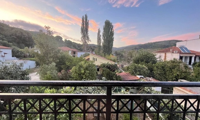 Platania Apartment | Delfinia Studios