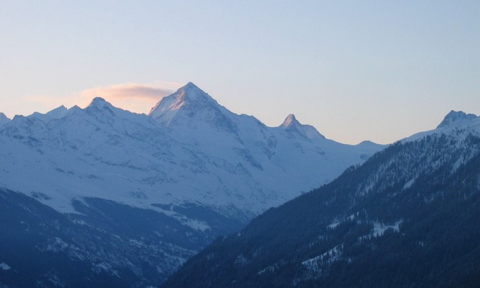 Vex Apartment | Delightful 2 bed Inspiring Matterhorn Views.