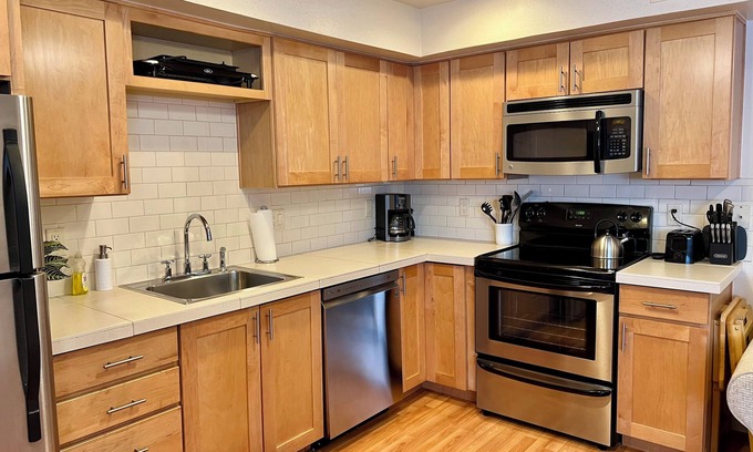 St. George Condo | Delightful Pet Friendly 1-bedroom condo with WiFi and AC in charming St. George