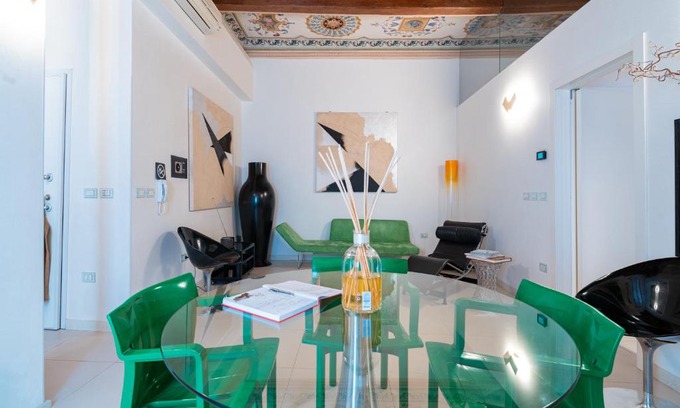 Ferrara Historic Centre Apartment | Delle Scienze 11