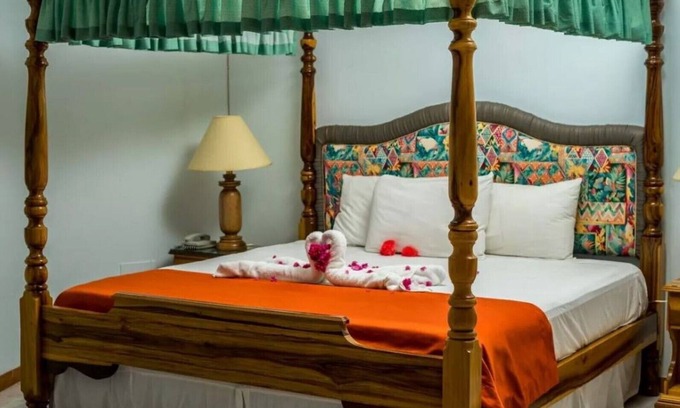 Runaway Bay Resort | Deluxe 1, kitchenette