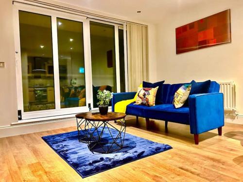 Royal Docks Apartment | Deluxe apartment in Royal Docks