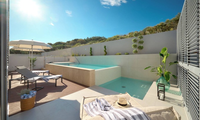 Znjan Apartment | Deluxe Apartment with private heated pool on Žnjan Beach - Urban Nook